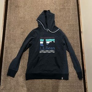 LL Bean light sweatshirt